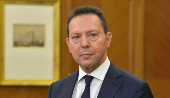 Επιμένει για προληπτική πιστωτική γραμμή ο Στουρνάρας