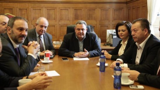 Τα συμπτώματα κατάρρευσης στους ΑΝΕΛ, οι παραιτήσεις και ο… σανός