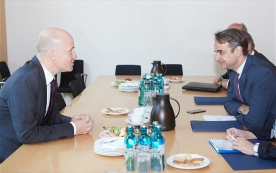 Μητσοτάκης σε Σολτς: Αυτό θα είναι το τρίπτυχο της ανάπτυξης στην Ελλάδα