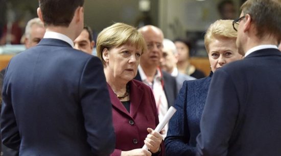 Στενεύουν τα περιθώρια της Μέρκελ, όσο δεν υπάρχει κοινή ευρωπαϊκή θέση στο μεταναστευτικό