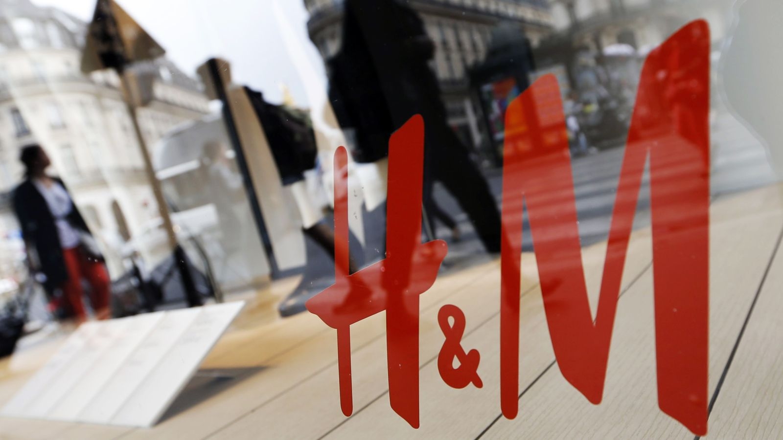 H&M: Μειώθηκαν κατά το 1/3 τα κέρδη το α’ εξάμηνο του έτους