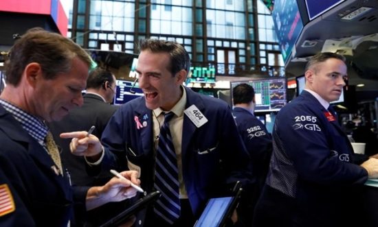Wall Street: Στην ισχυρή αγορά εργασίας εστιάζουν οι επενδυτές αγνοώντας τα trade wars