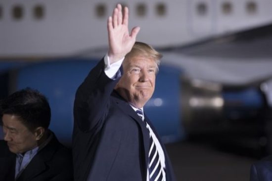 Αισιόδοξος δηλώνει ο Τραμπ πριν τη συνάντησή του με τον Κιμ