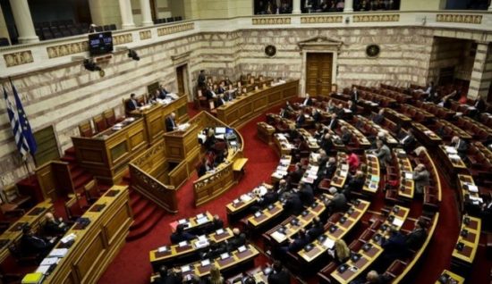 Στην τελική ευθεία η συζήτηση για το πολυνομοσχέδιο – Δείτε LIVE