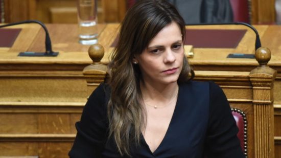 Αχτσιόγλου: «Θεμελιώδη εργασιακά δικαιώματα, όπως το οκτάωρο, δεν μπορεί να τίθενται υπό αμφισβήτηση»