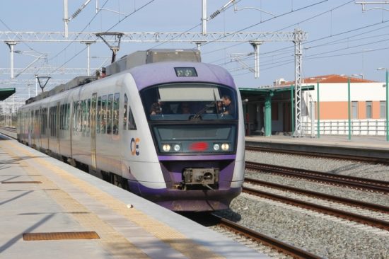 Απεργία και στάσεις εργασίας σε τρένα και προαστιακό