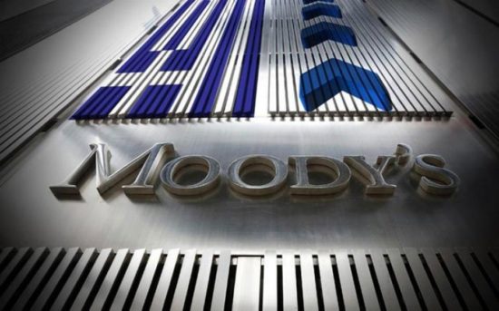 Moody’s: Διαχειρίσιμη από τις τράπεζες η άρση του Waiver