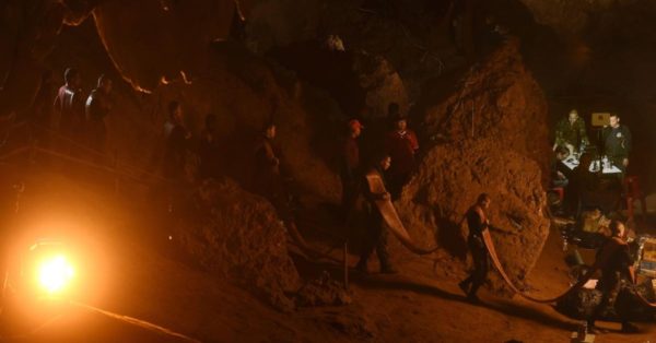 Ταϊλάνδη: Συγκινητικό μήνυμα μεταλλωρύχου στα 12 παιδιά που έχουν παγιδευτεί κάτω από το έδαφος