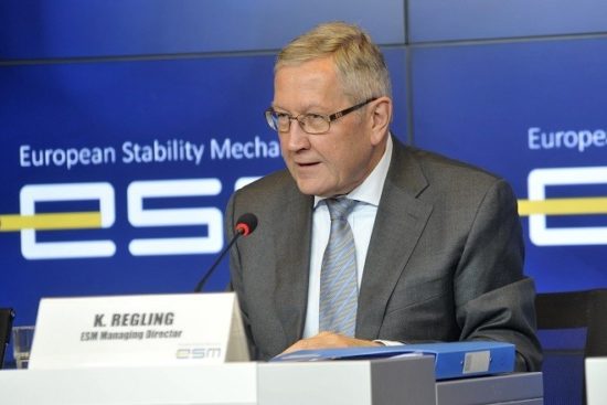 Ο ESM έχει χιούμορ: Εγκρίνει επί της αρχής τη δόση αλλά πρώτα να την ελέγξει η… τρόικα