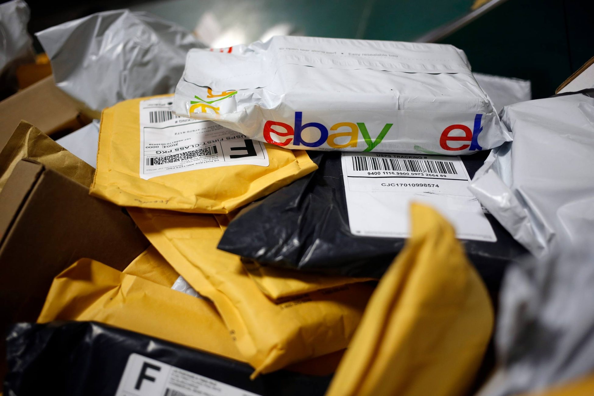 Απογοητευτικές οι πωλήσεις της E-Bay – Αβέβαιο το μέλλον του ανταγωνιστή της Amazon
