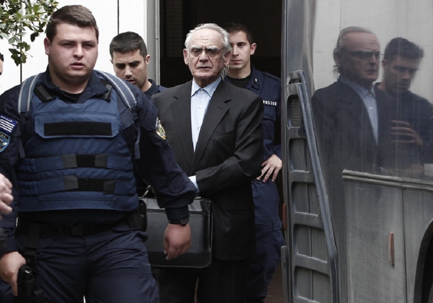 Εκτός φυλακών και πάλι από σήμερα ο Άκης Τσοχατζόπουλος