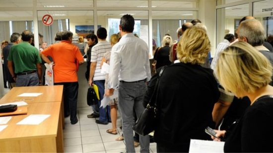 Στις ΔΟΥ για έλεγχο και τροποποιητικές οι «μπλοκάκηδες» που δηλώνουν μισθωτοί