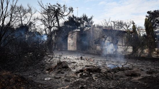 Αυξάνεται ο τραγικός απολογισμός στο Μάτι: Στους 90 οι νεκροί