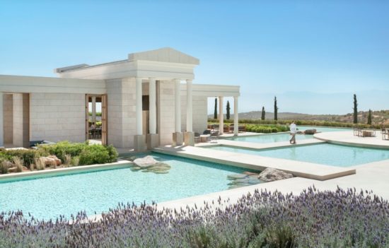 Στην Grivalia η πλειοψηφία του υπερπολυτελούς Amanzoe στο Πόρτο Χέλι