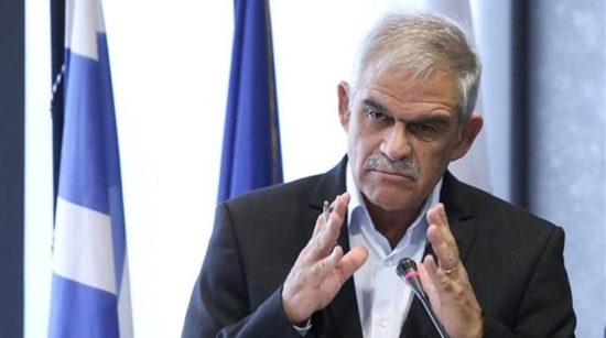 Πυρά για την παραίτηση Τόσκα που άργησε 11 μέρες