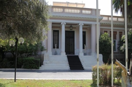 Κυβέρνηση: Πλαστό το SMS που αποδίδεται στο Μαξίμου