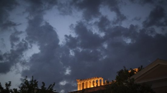 Άλλες τέσσερις δεκαετίες λιτότητας στην Ελλάδα βλέπει η Washington Post