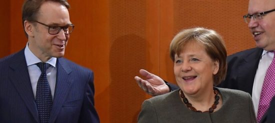 Το παιχνίδι της Μέρκελ για τον νέο πρόεδρο της Κομισιόν και τον νέο διοικητή της ΕΚΤ