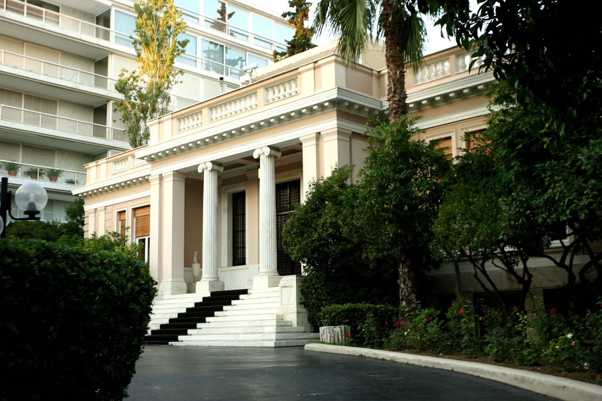 Μαξίμου: Ο Μητσοτάκης εξήγγειλε ένα μνημόνιο που θα οδηγήσει τη χώρα πίσω στο ΔΝΤ