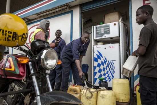 Μειώνει το φόρο στα καύσιμα η Κένυα