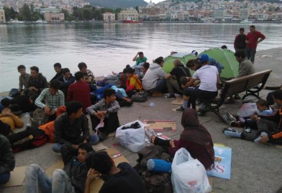 Περί τους 500 πρόσφυγες φεύγουν σήμερα από τη Λέσβο