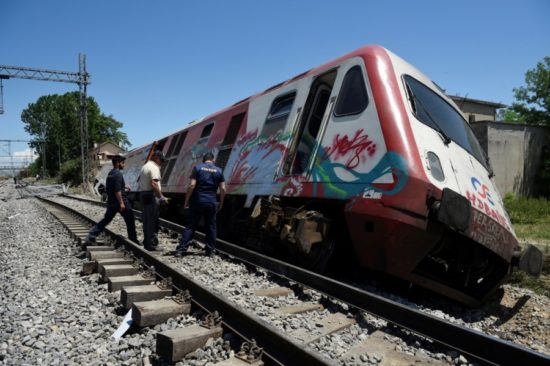 Μηχανή τρένου εκτροχιάστηκε στην περιοχή του Ξυνιά