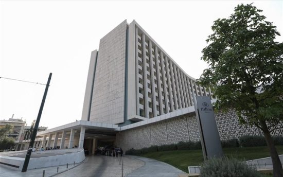 Κόκκινα δάνεια και κεφαλαιακή επάρκεια στο μενού θεσμών – τραπεζιτών