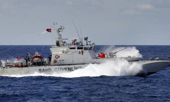 Οινούσσες: Τούρκοι προσπάθησαν να ανατρέψουν σκάφος Έλληνα ψαροντουφεκά