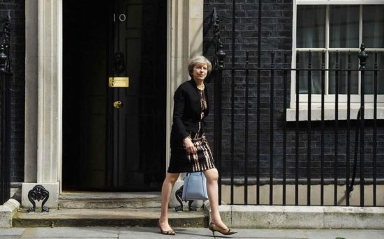 «Η συμφωνία για το brexit είναι κοντά» λέει τώρα η Μέι στους υπουργούς της