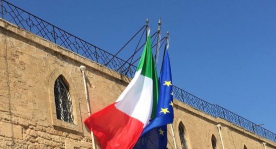 Πιέσεις στα ιταλικά ομόλογα, όσο Ρώμη και Βρυξέλλες διαφωνούν για το έλλειμμα της Ιταλίας