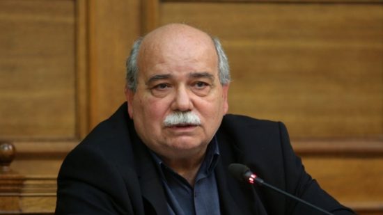 Βούτσης: «Αποσταθεροποιητική η παρέμβαση Καμμένου»