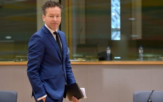 Ύμνοι Ντάισελμπλουμ για το μαχαίρι Τσίπρα στο ασφαλιστικό. «Το σύστημα στη Γερμανία κινδυνεύει πιο πολύ»