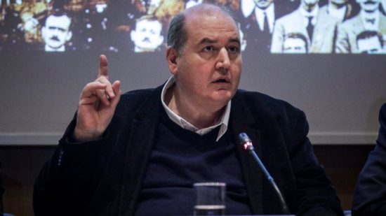 Ο Παππάς απαντά με έρευνα για το μαύρο μετά τα «φίλια» πυρά για την ΕΡΤ