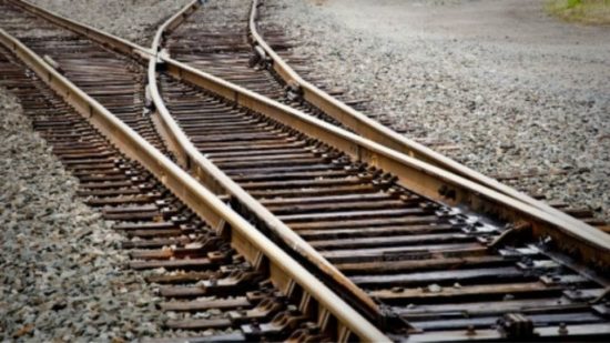 Πτώμα άνδρα εντοπίστηκε σε ράγες τρένου έξω από τη Θεσσαλονίκη