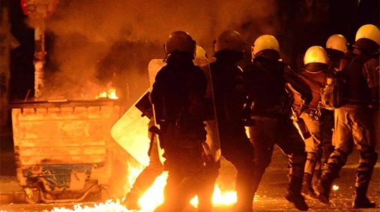 Νέες επιθέσεις με μολότοφ εναντίον ΜΑΤ τα ξημερώματα στα Εξάρχεια