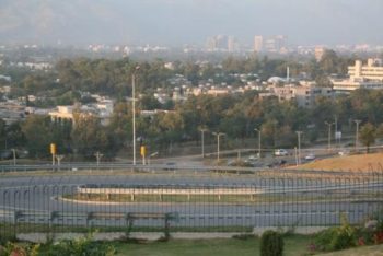 Δεν έχει ζητήσει επίσημα νέο δάνειο το Πακιστάν