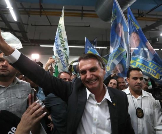 Βραζιλία: Πάνω από 350 οικονομολόγοι προειδοποιούν για τον κίνδυνο επικράτησης του ακροδεξιού Μπολσονάρου