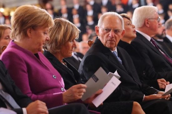 Μέρκελ – Σόιμπλε: Και πάλι η χελώνα, νίκησε το λαγό (ως τώρα…)