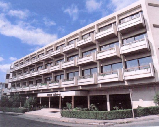 «Πράσινο» για την υπαγωγή στον αναπτυξιακό του ξενοδοχείου Δουζόγλου στο Μικρολίμανο