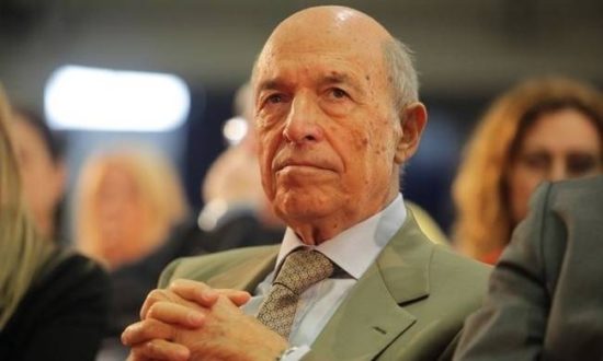 Συσπείρωσε την κεντροαριστερά η επίθεση στον Σημίτη