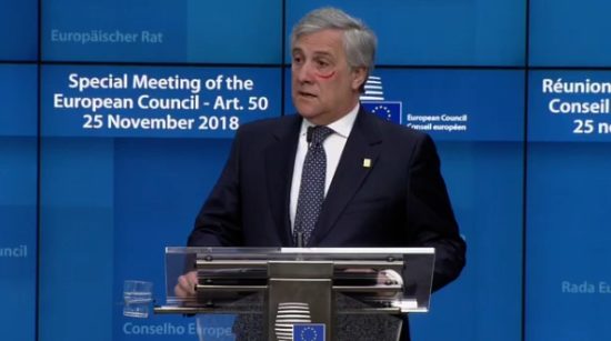 «Κόκκινη διαμαρτυρία» Ταγιάνι στην έκτακτη Σύνοδο Kορυφής