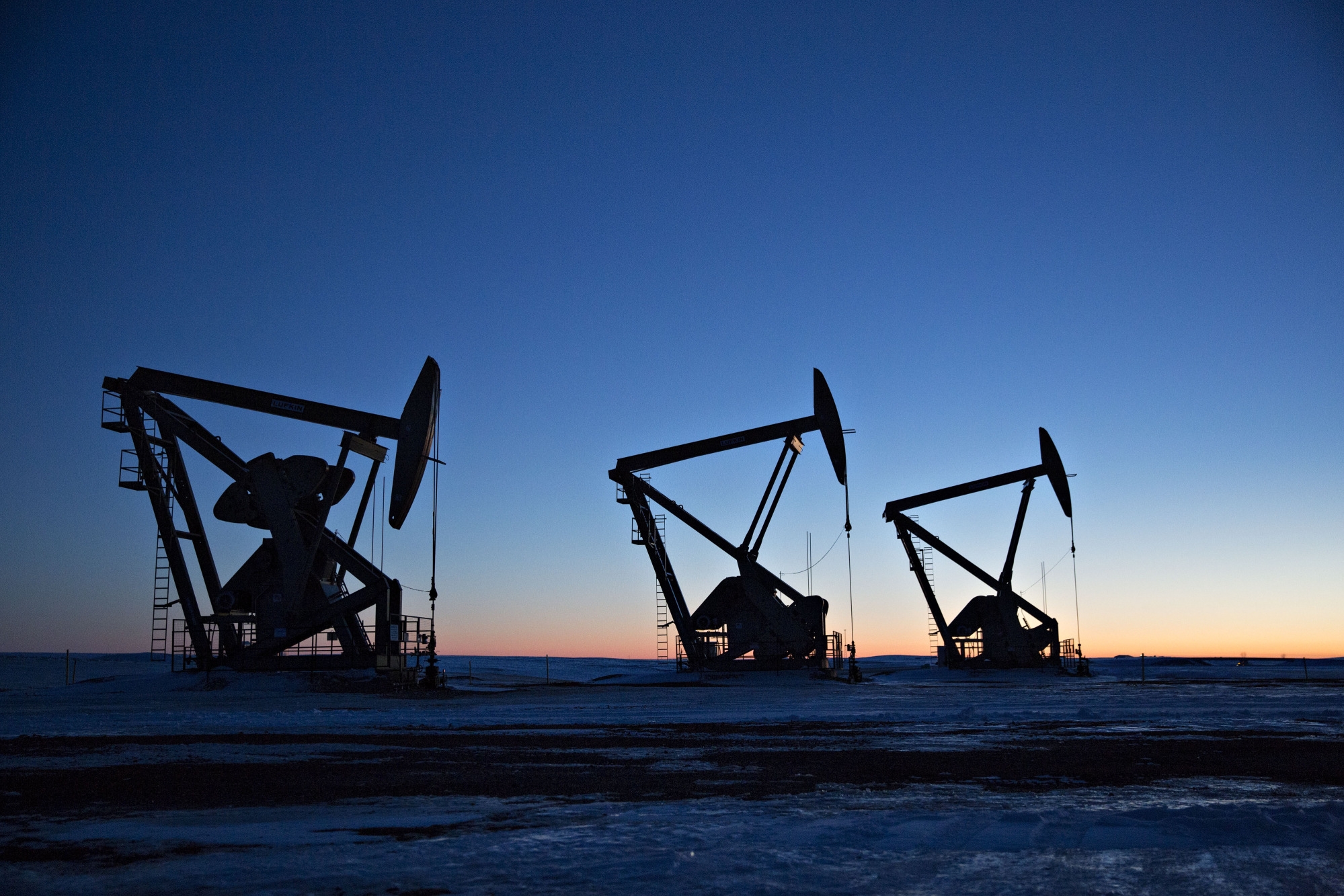 Νέα πετρελαϊκή βουτιά μετά την… απροσδόκητη αύξηση των αμερικανικών αποθεμάτων
