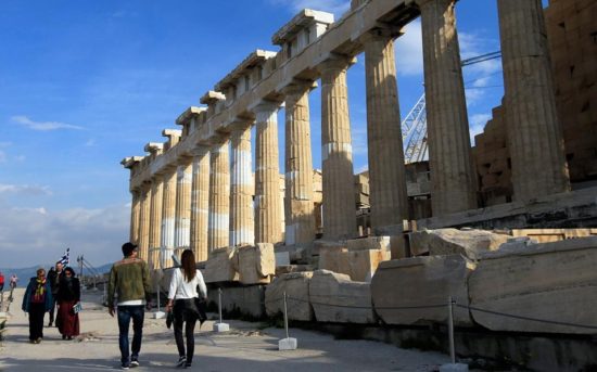 ΤτΕ: Στα 26 εκατ. οι διεθνείς αφίξεις στην Ελλάδα στο 9μηνο