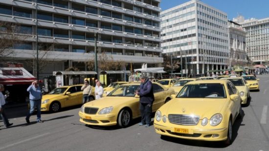 Εκδικάζεται η αγωγή της Beat κατά Λυμπερόπουλου – 12ωρο «χειρόφρενο» στα ταξί