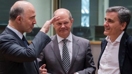 Επιμένουν για «μαχαίρι» 300 εκατ. σε παροχές για να σωθούν οι συντάξεις