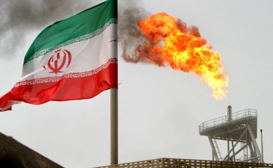 Οι ΗΠΑ θα επιτρέψουν σε 8 χώρες να εισάγουν πετρέλαιο από το Ιράν μετά τις κυρώσεις