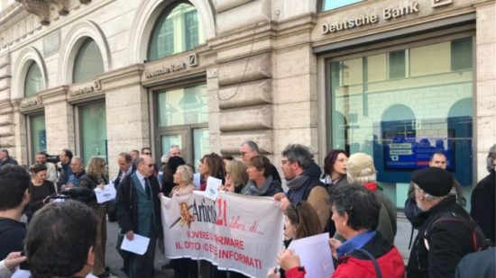 «Σύγκρουση» δημοσιογράφων με την ιταλική κυβέρνηση