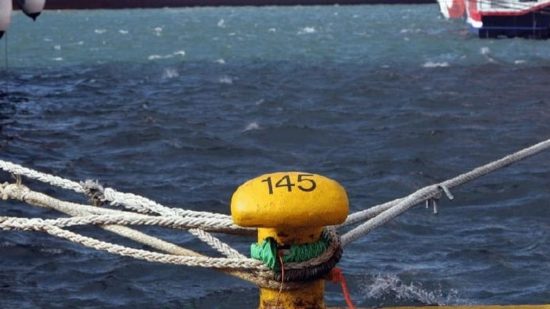 Συνεχίζεται η απεργία εργαζομένων στα περιφερειακά λιμάνια