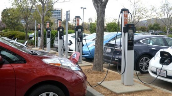 Έμεινε από ρεύμα… η ηλεκτροκίνηση στην Ελλάδα