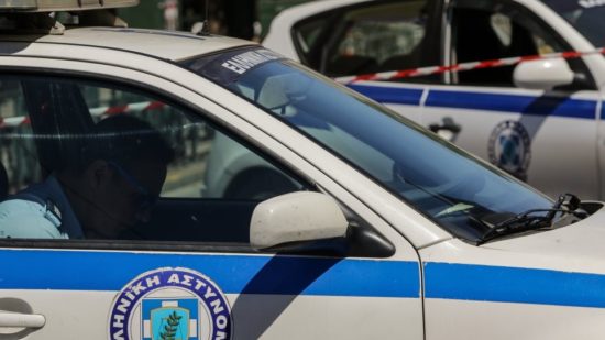 Εισβολή κουκουλοφόρων σε εκδήλωση για το Σκοπιανό στον Υμηττό